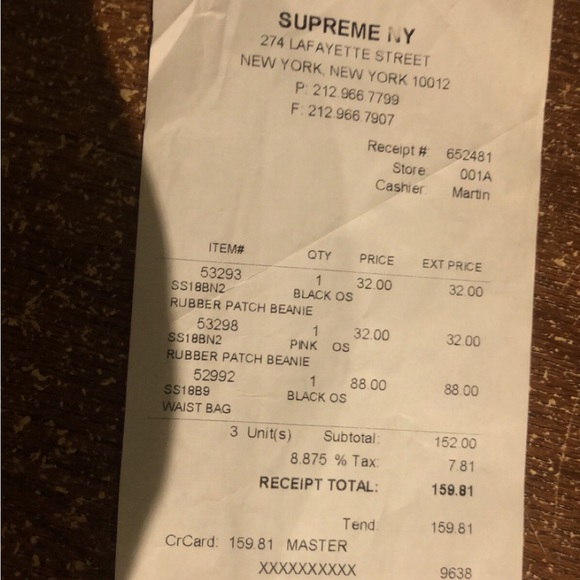 Supreme waist bag (ss18) perfect condition. Goes on stock x for 750 CAD new. - Picture 2 of 6